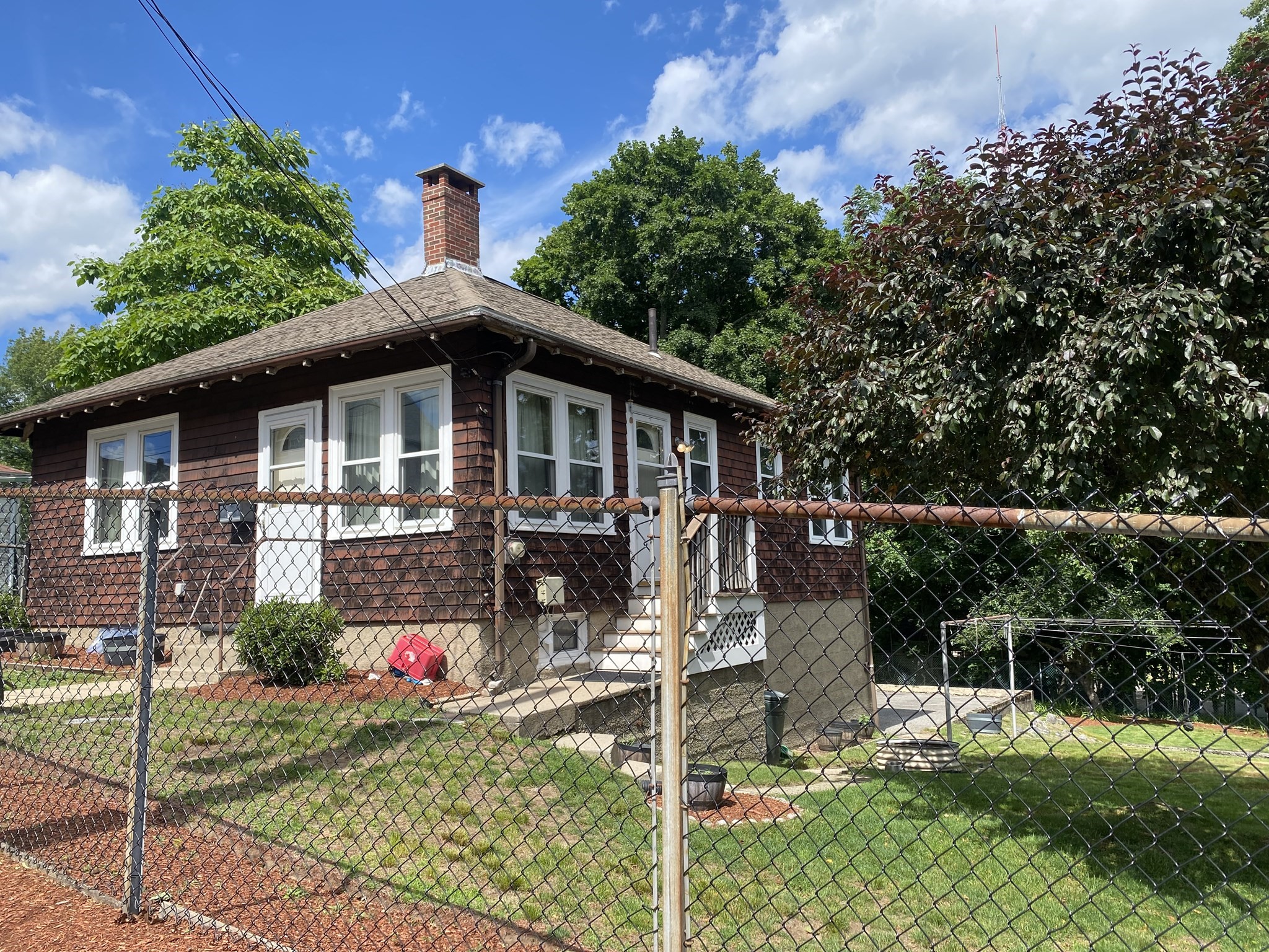 10 Indiana Court, Newton, MA 02464