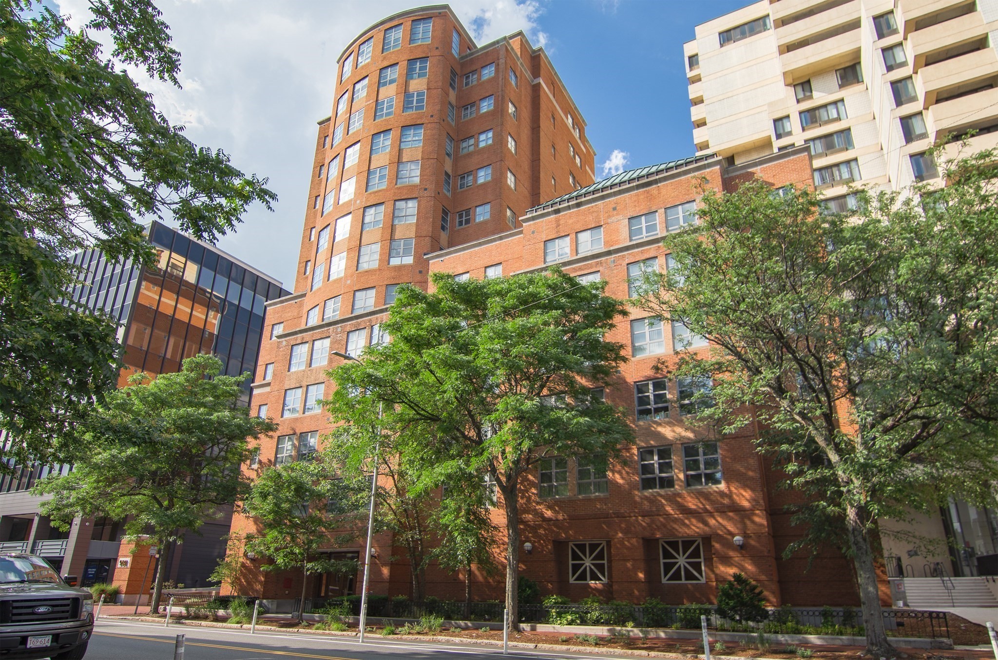 931 Massachusetts Ave Unit 902, Cambridge, MA 02139