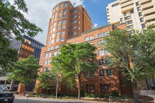 931 Massachusetts Ave, Apt 902