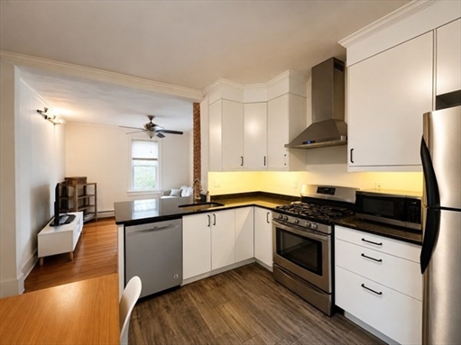 64 White Pl, Apt 1