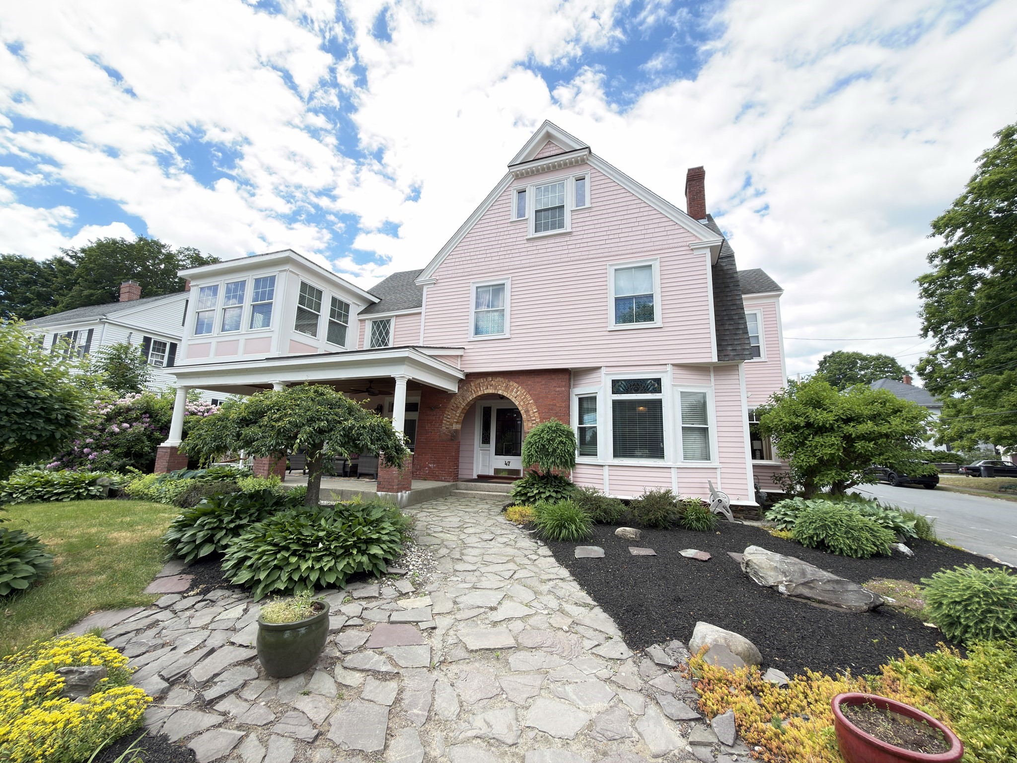 47 Salem St, Haverhill, MA 01835