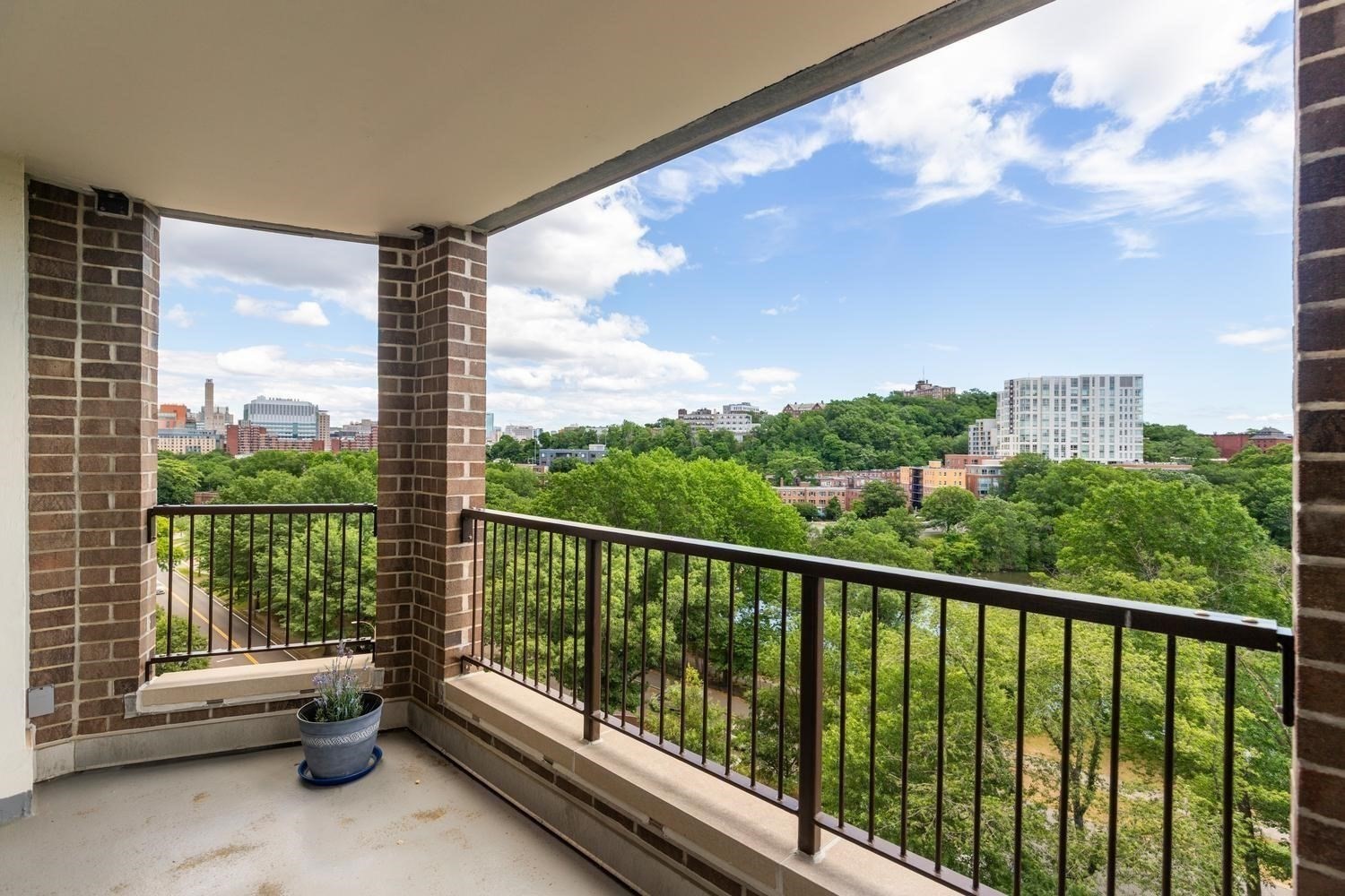 77 Pond Ave Unit 901, Brookline, MA 02445