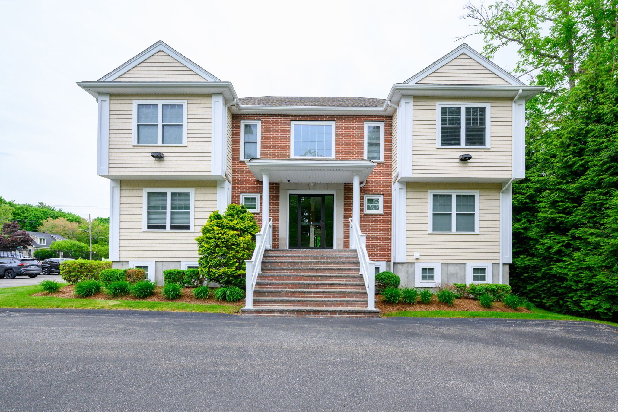154 Bedford St, Abington, MA 02351