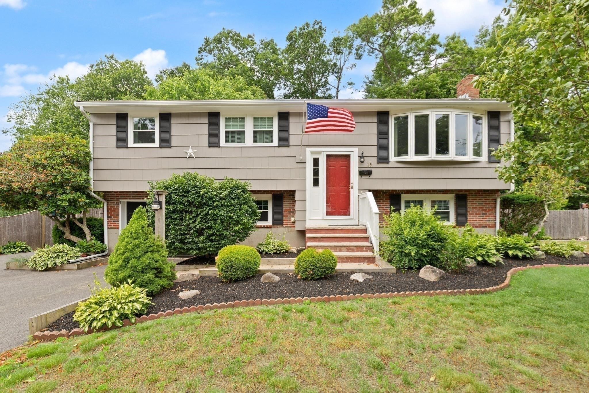 15 W. Meadow Dr, Brockton, MA 02302