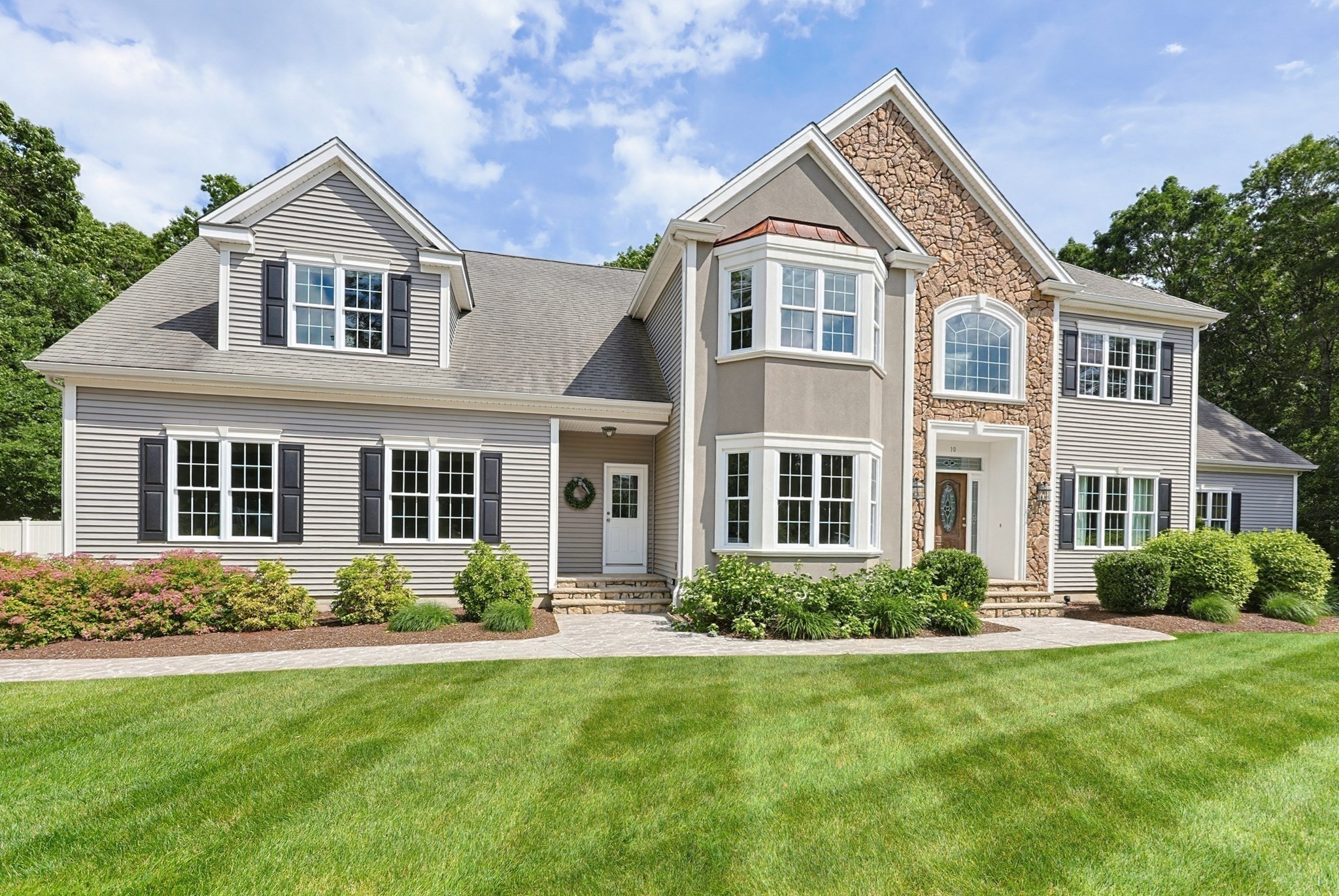 10 Weston Ave, Foxboro, MA 02035