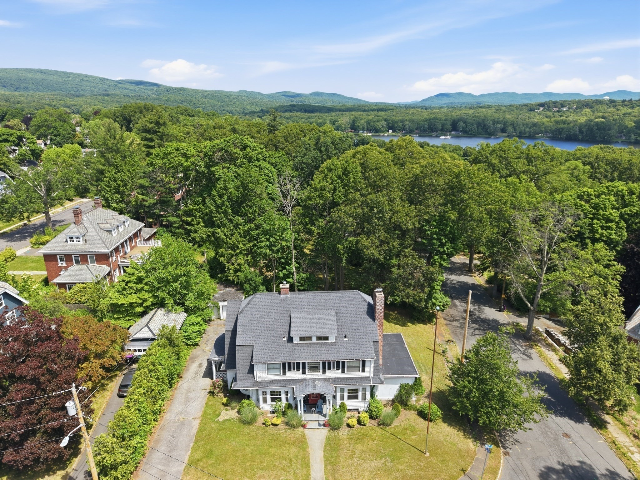 45 Yale St, Holyoke, MA 01040