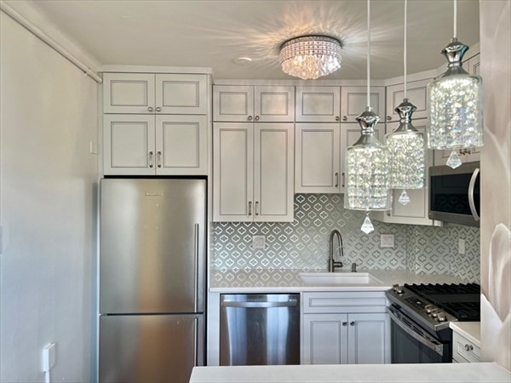 1450-1454 Beacon, Apt 744