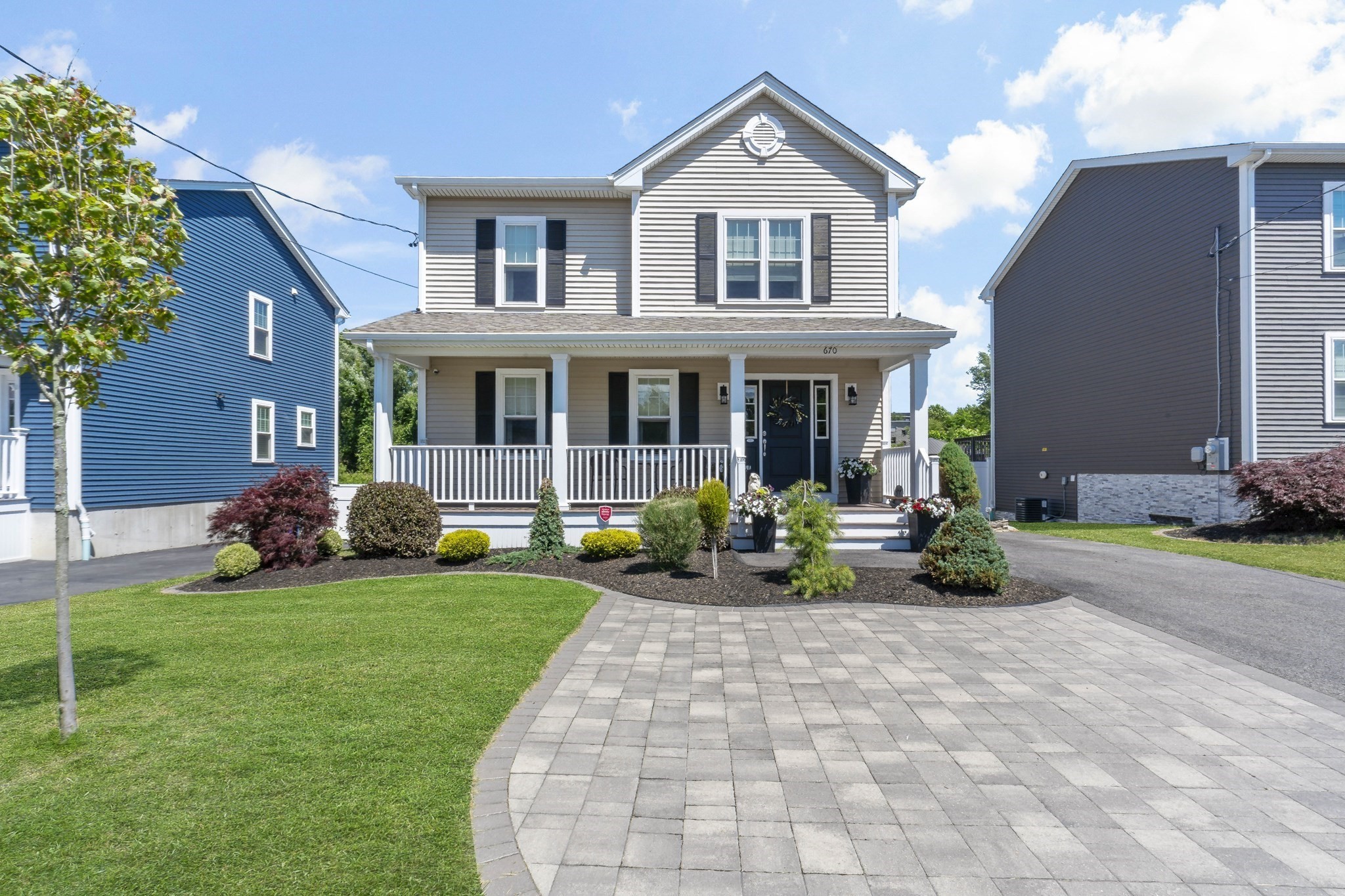 670 Bay St, Fall River, MA 02724