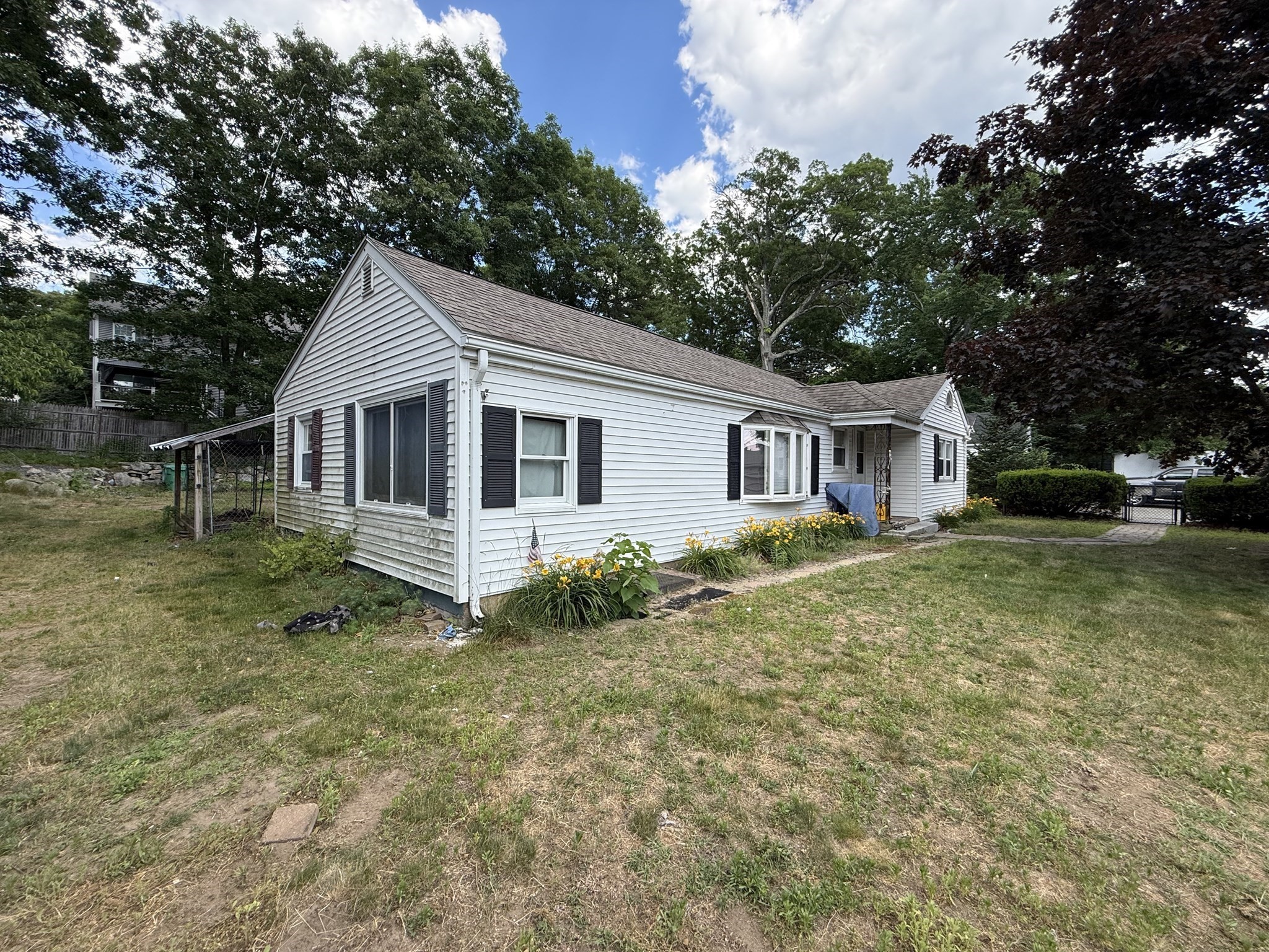 44 Glenside Ave, Billerica, MA 01821