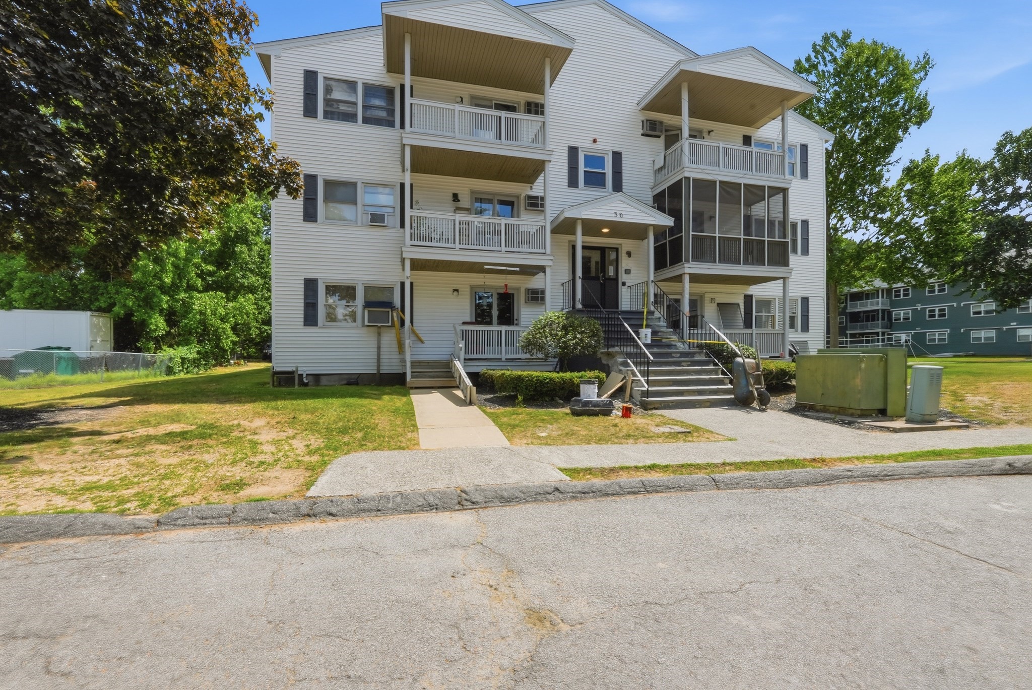 30 Abbey Rd Unit 102, Leominster, MA 01453