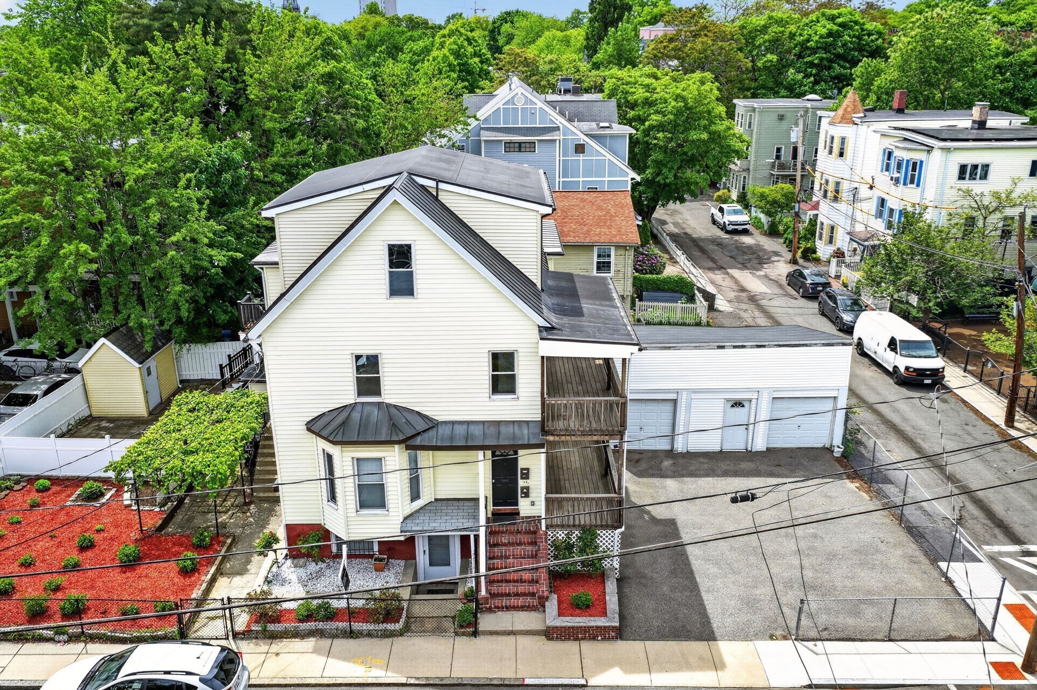 29 Hanson St, Somerville, MA 02143