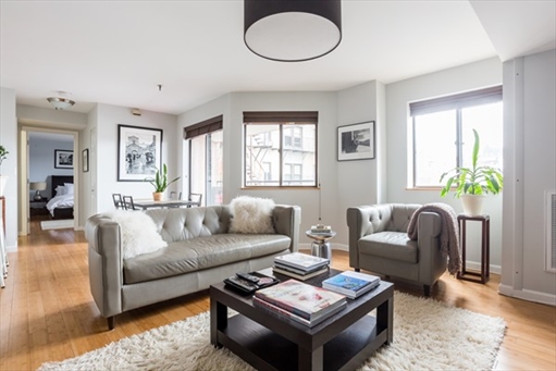 147 Kelton Street, Apt 404