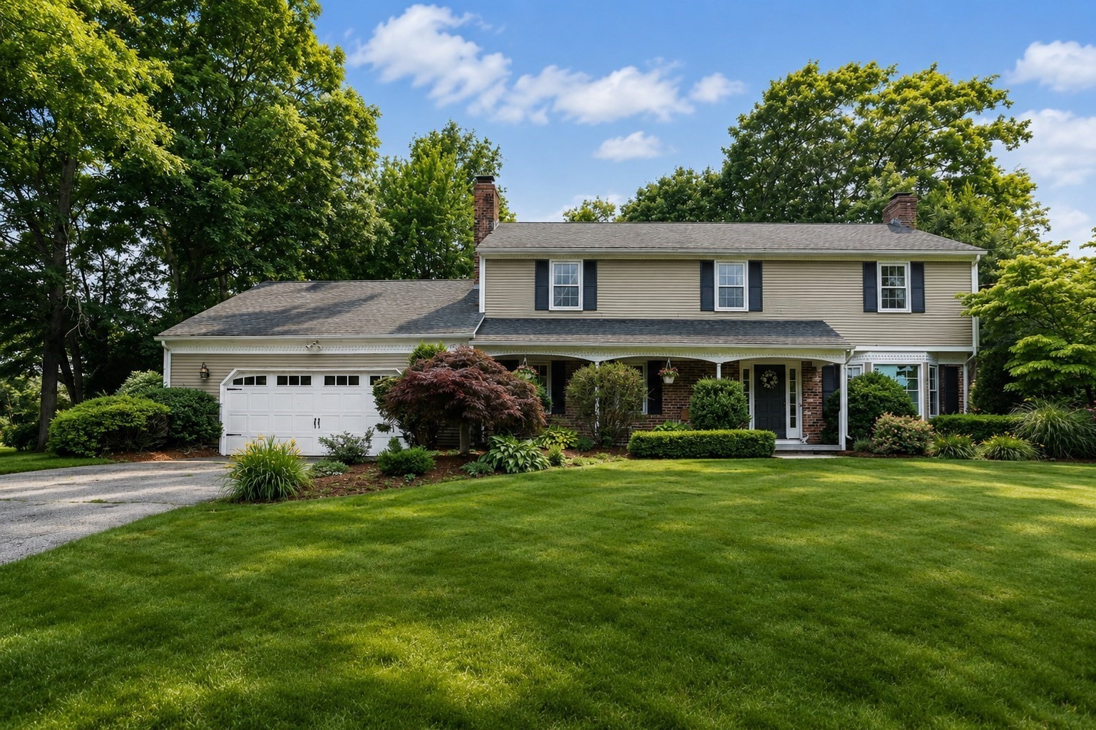 27 Eastwood Dr, Wilbraham, MA 01095