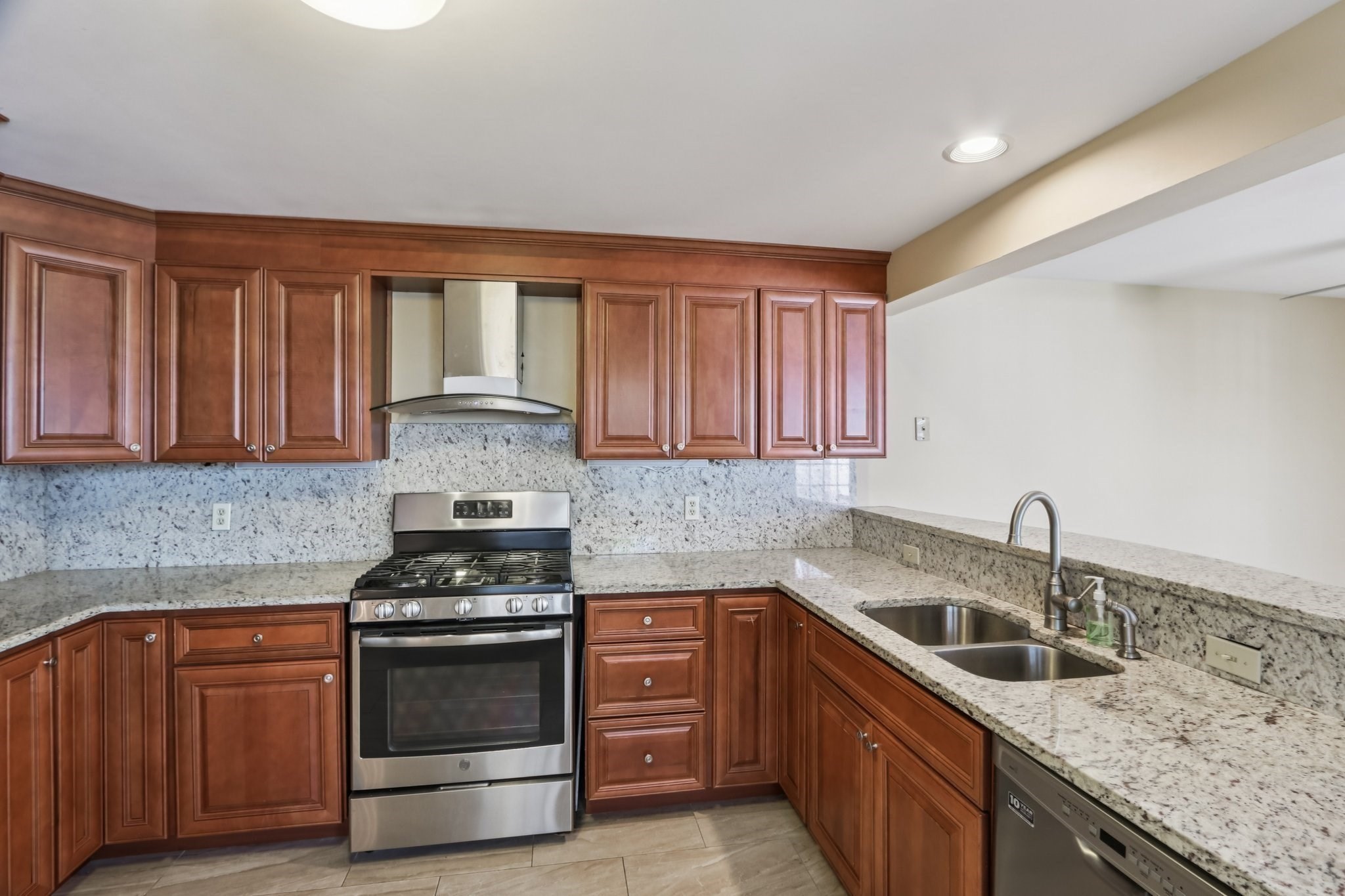 35 Mitchell Grant Way Unit 35, Bedford, MA 01730 - Image 3