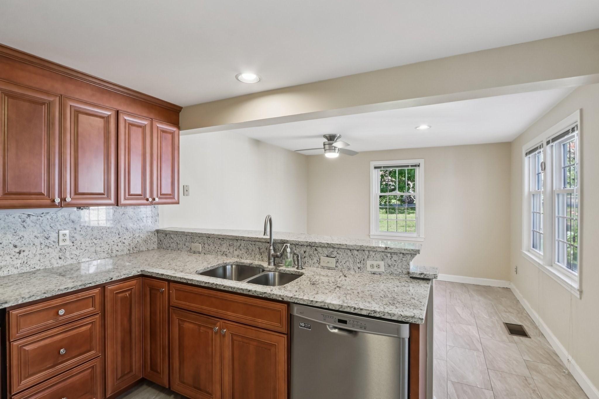 35 Mitchell Grant Way Unit 35, Bedford, MA 01730 - Image 5