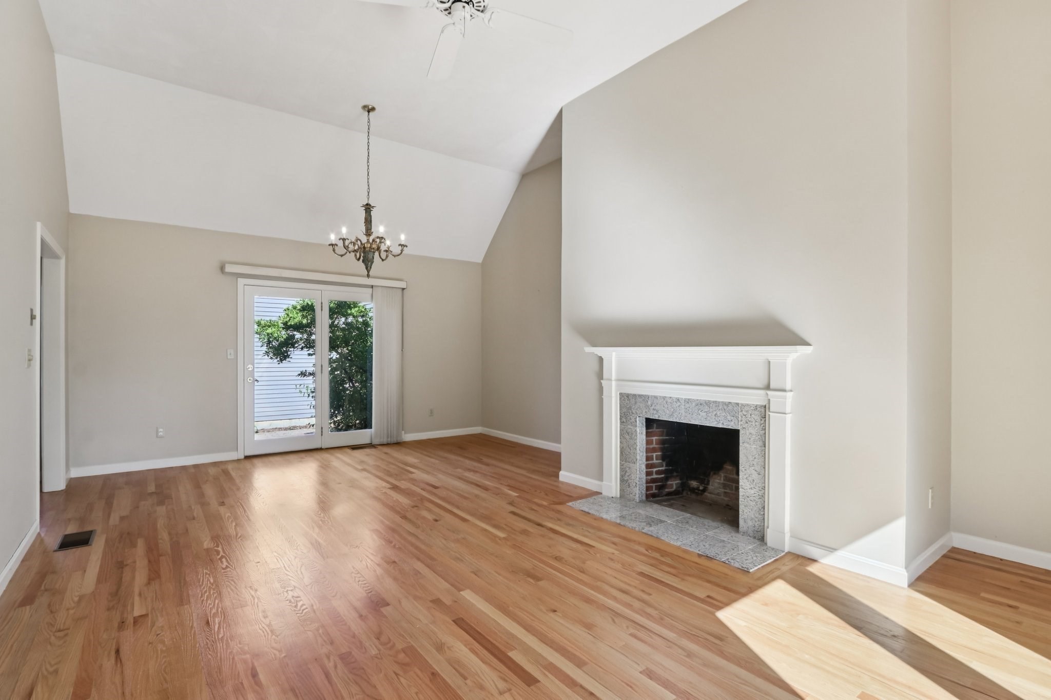 35 Mitchell Grant Way Unit 35, Bedford, MA 01730 - Image 8