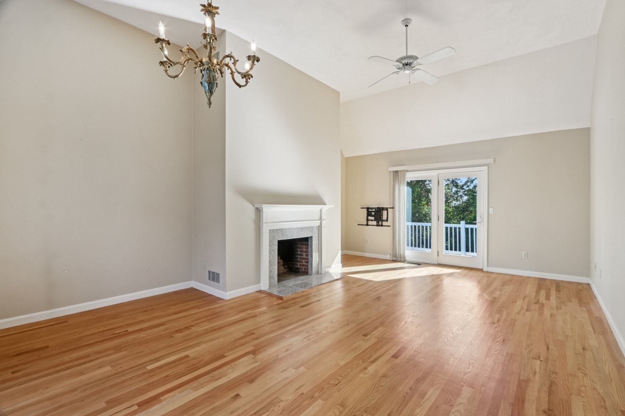 35 Mitchell Grant Way Unit 35, Bedford, MA 01730 - Image 9