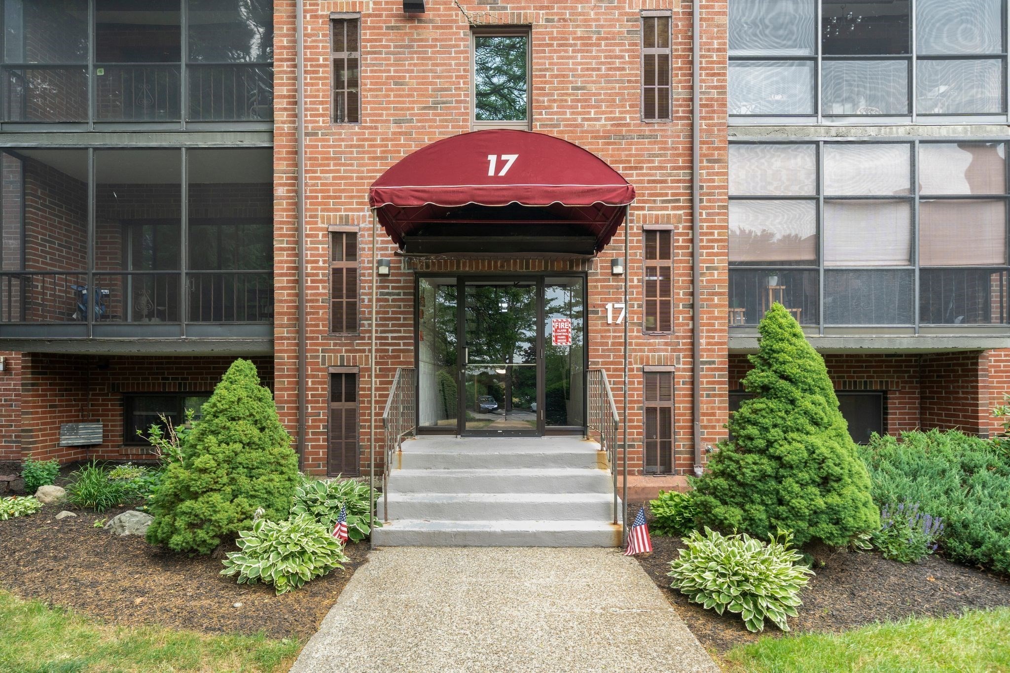 221 Oak Unit 17-12, Brockton, MA 02301