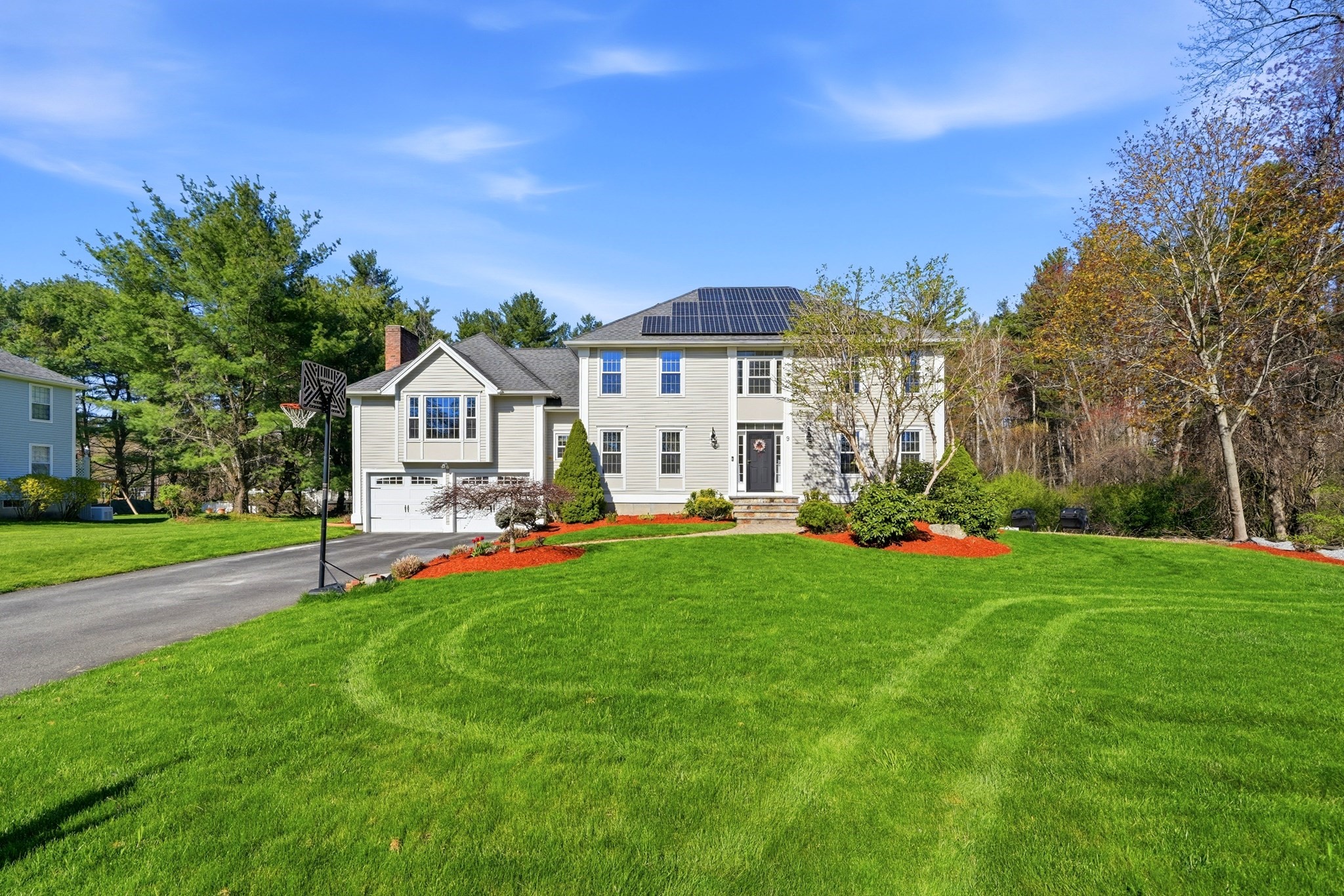 9 Belknap Dr, Andover, MA 01810