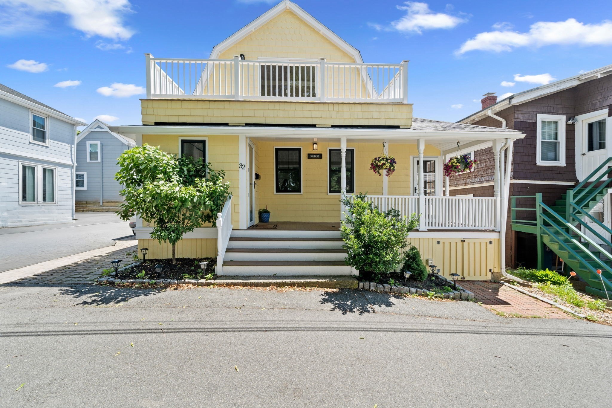 32 Maple Ave, Nahant, MA 01908