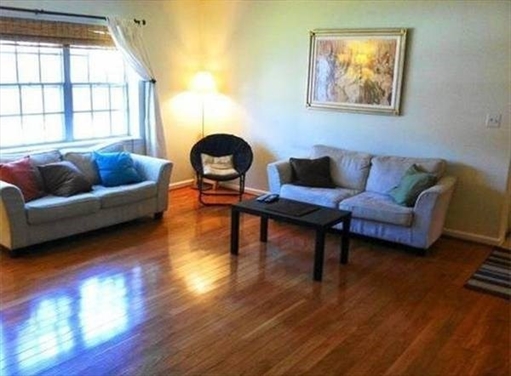 214 Lake Shore Road, Apt 2
