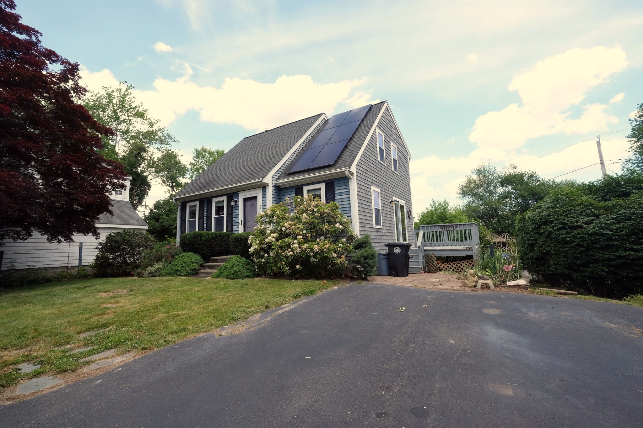 7 Holly St, Halifax, MA 02338