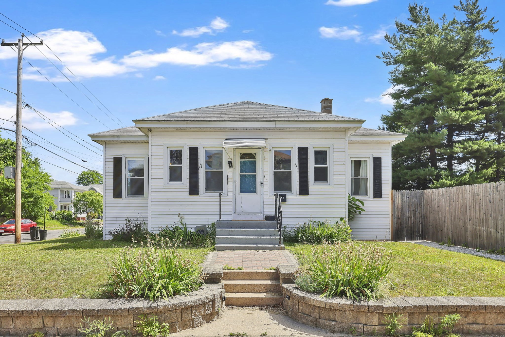 60 Forest St, Chicopee, MA 01013