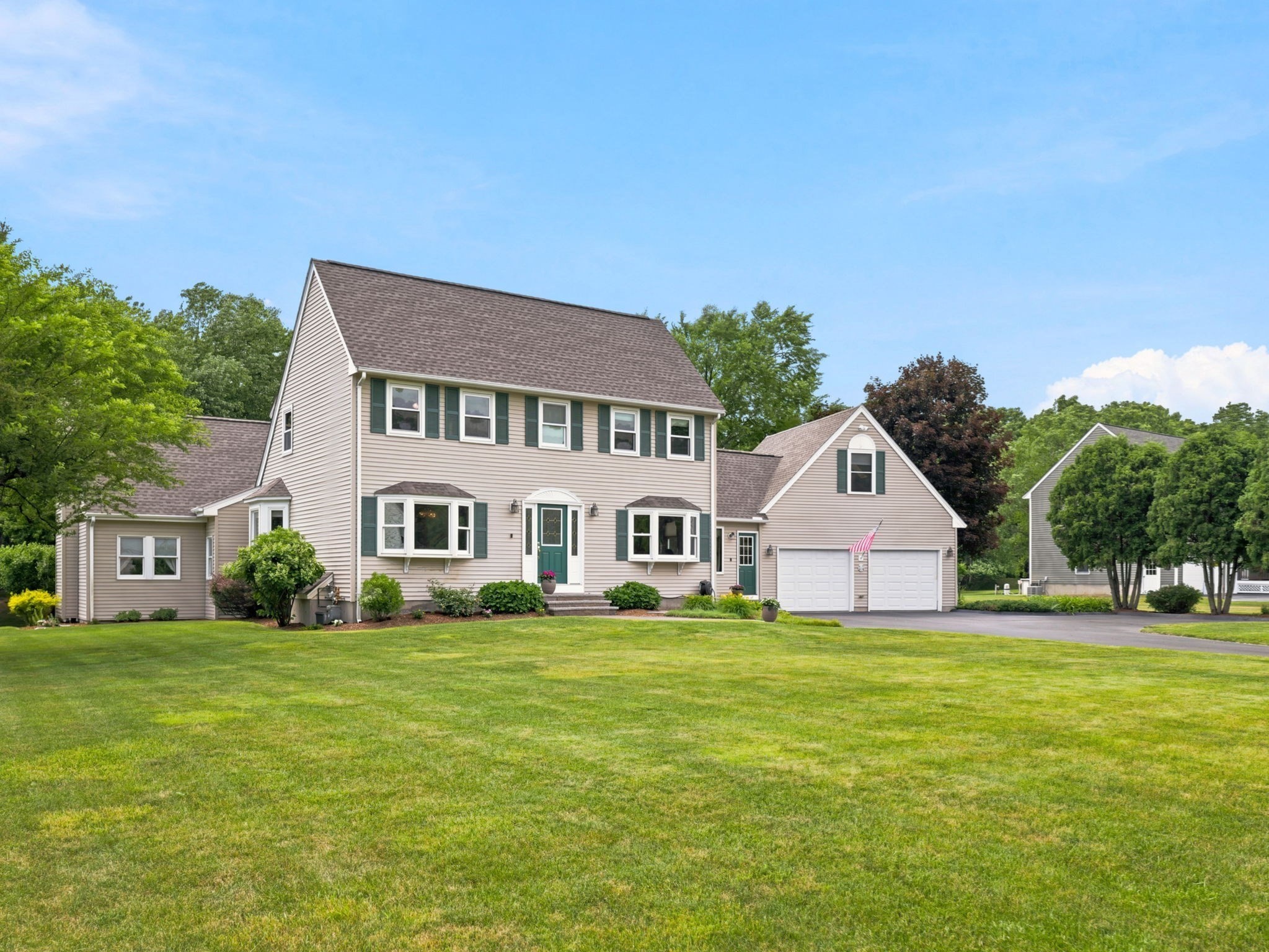 2 Montana Dr, Tyngsborough, MA 01879