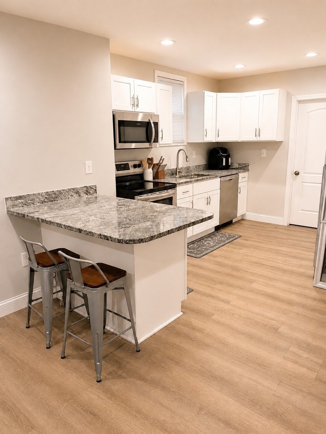 19 Westminster St, Worcester, MA 01605