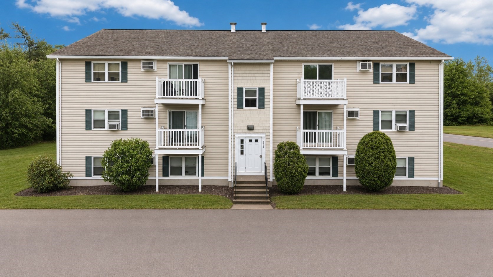 1617 Braley Rd Unit 82, New Bedford, MA 02745