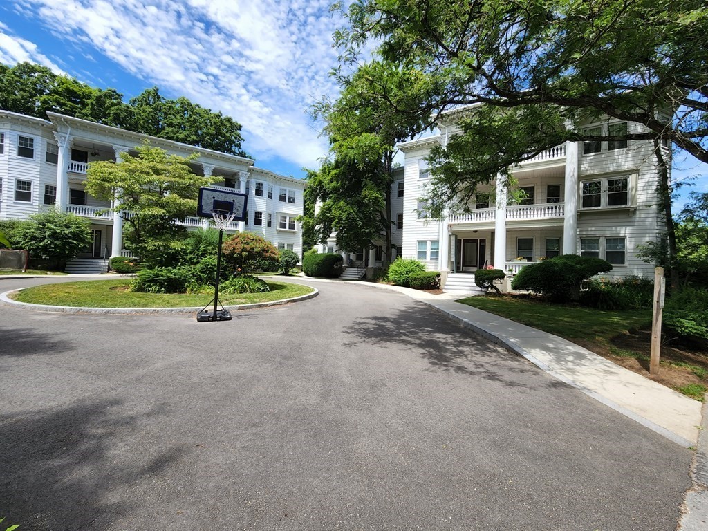 144 Middlesex Rd Unit 2, Brookline, MA 02467