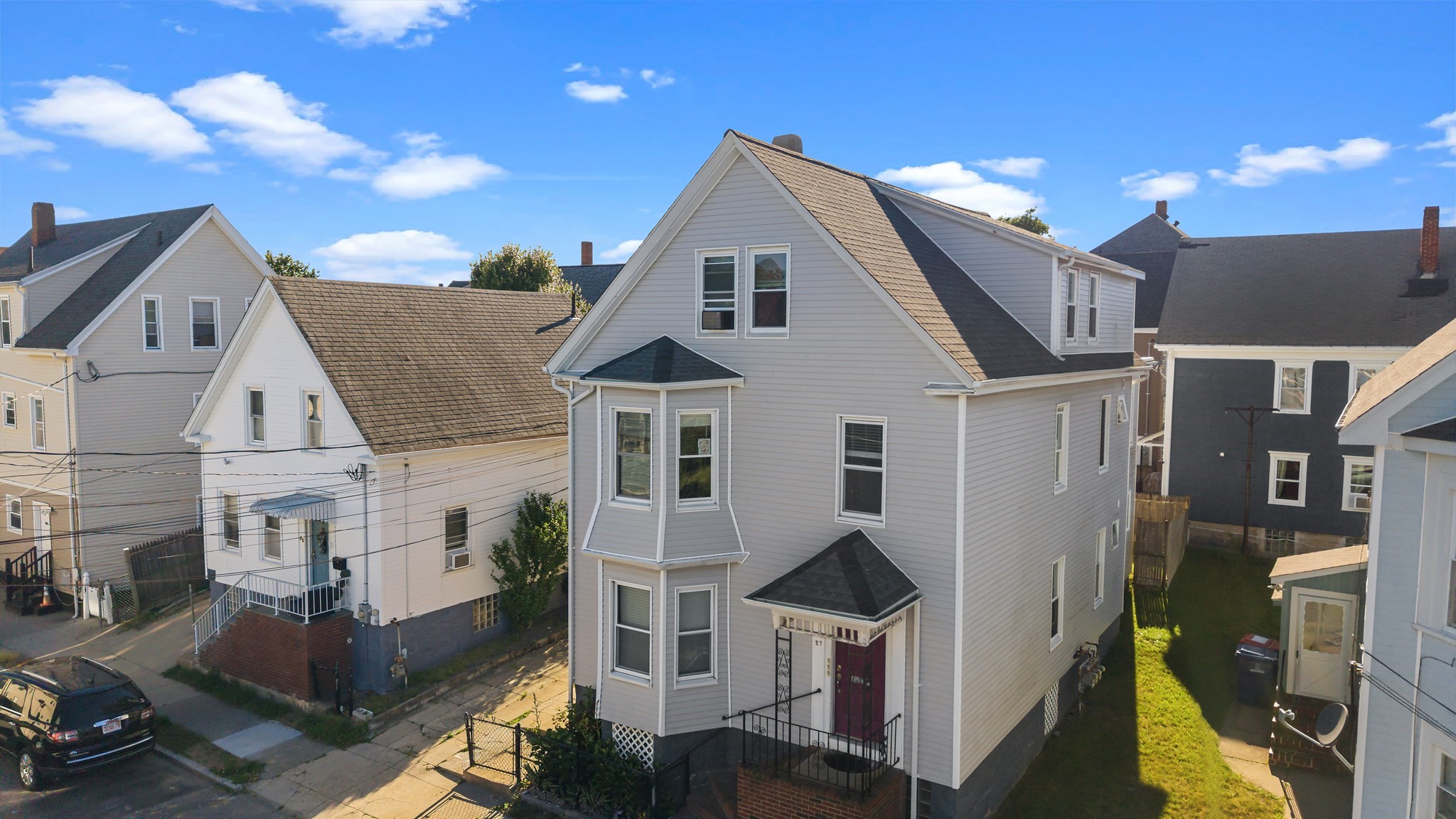 27 Juniper St, New Bedford, MA 02740