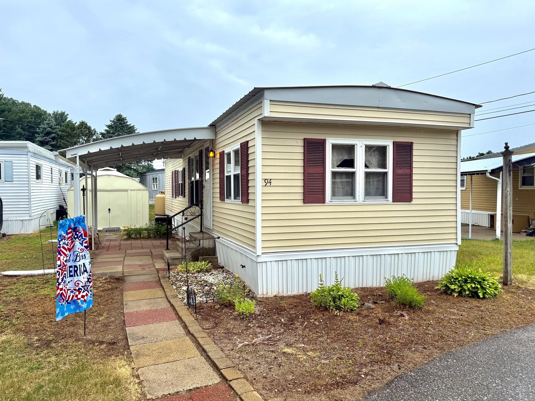 735 Memorial Dr Unit 94, Chicopee, MA 01020