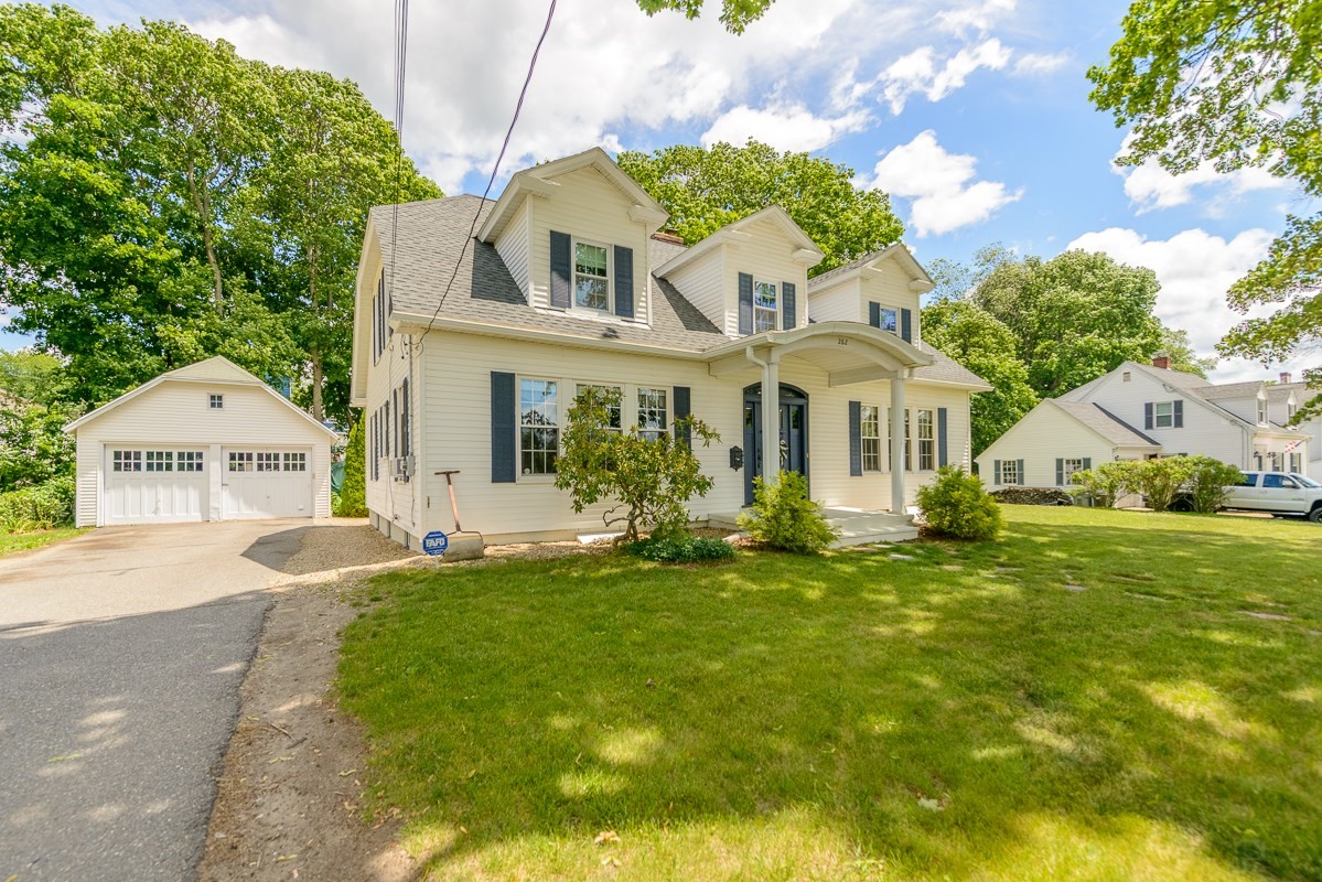 262 Chestnut St, Gardner, MA 01440
