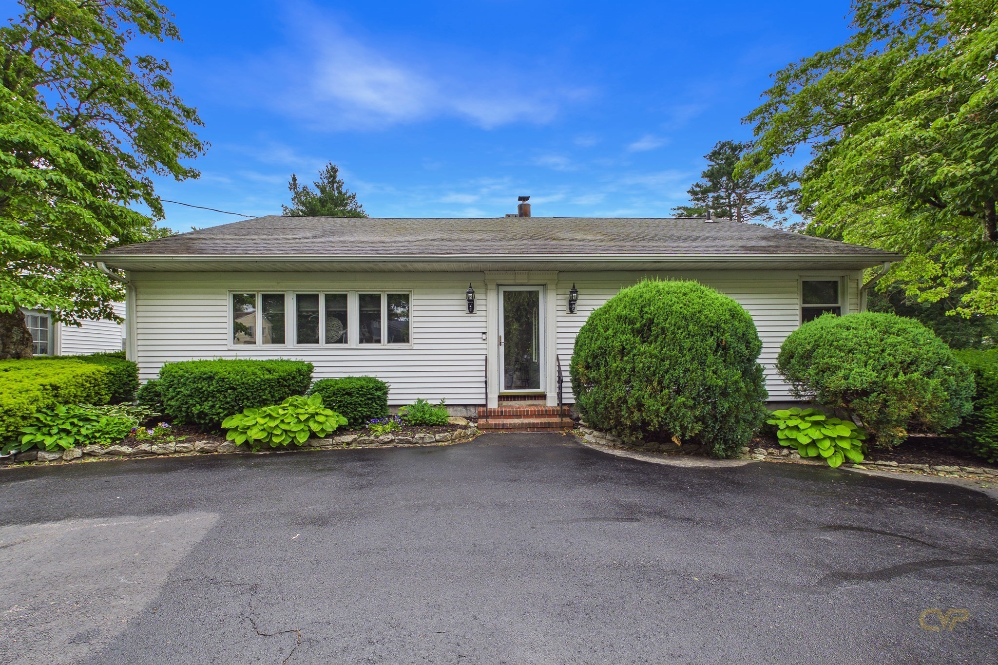 26 Pershing Ave, Acushnet, MA 02743