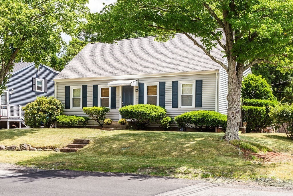 40 Sycamore St, Brockton, MA 02301