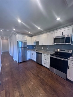 39 W Walnut Park, Apt 3