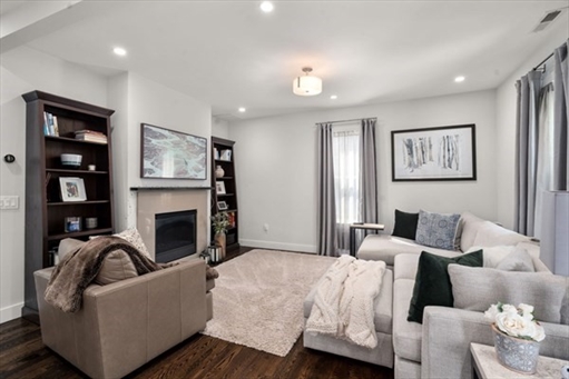 59 Mozart St, Apt 2