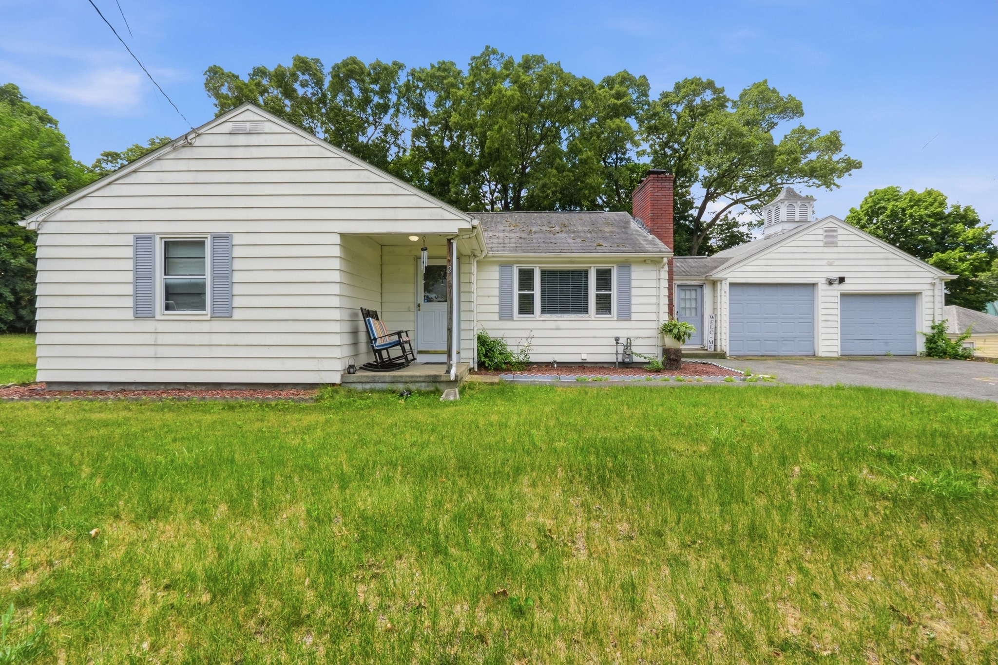 23 Smith St, Chicopee, MA 01020