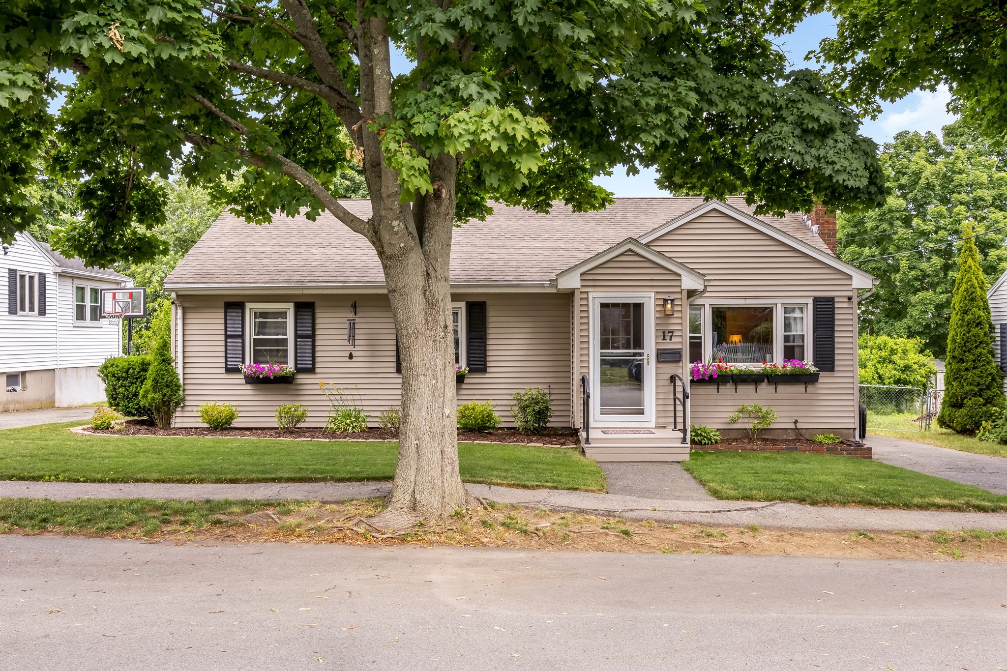 17 Kosciusko, Peabody, MA 01960