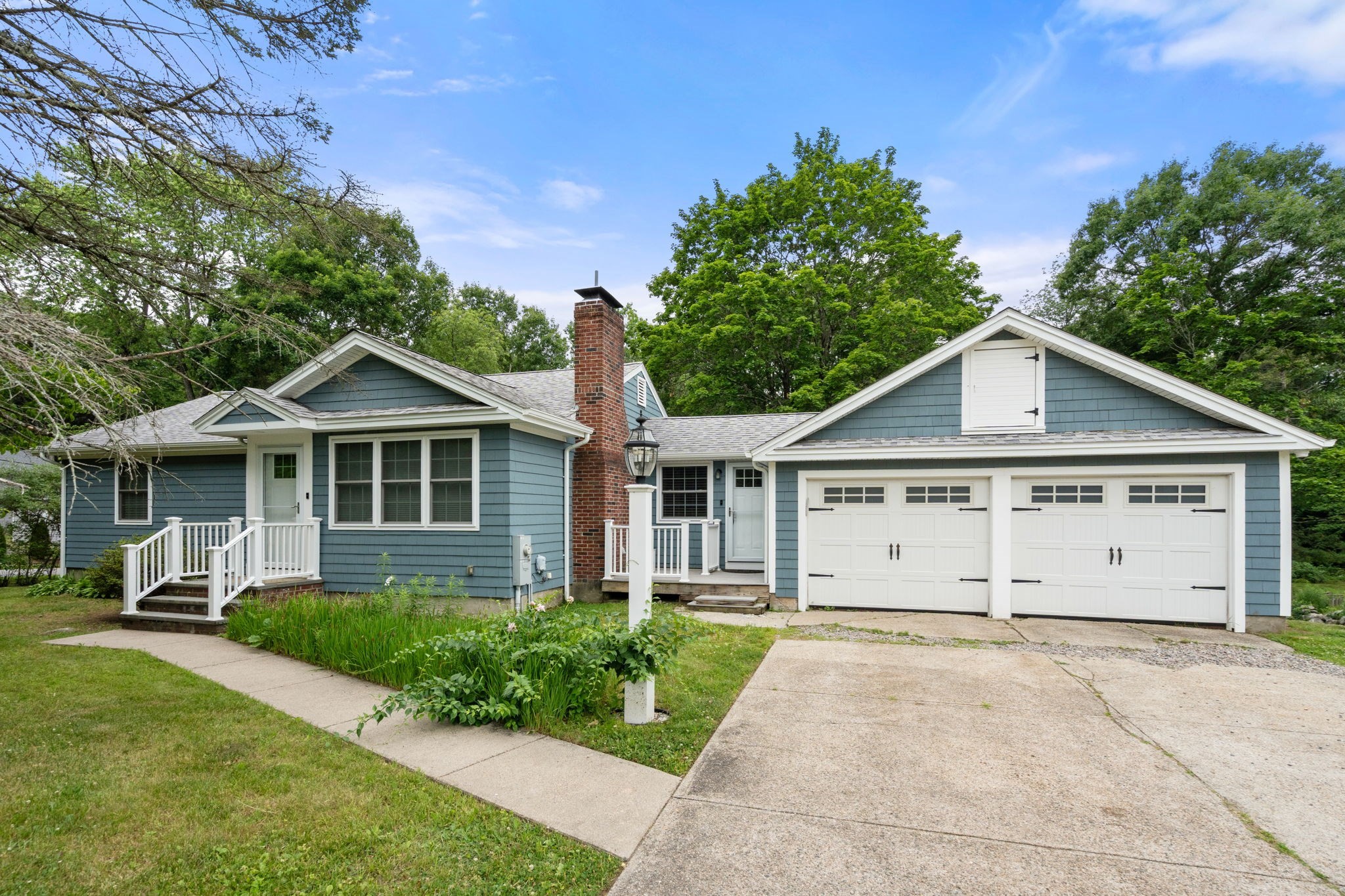 123 Oak Street, Westwood, MA 02090