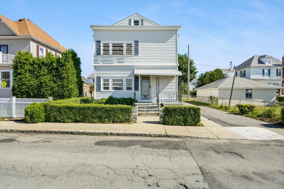 123 Brooklawn St, New Bedford, MA 02745