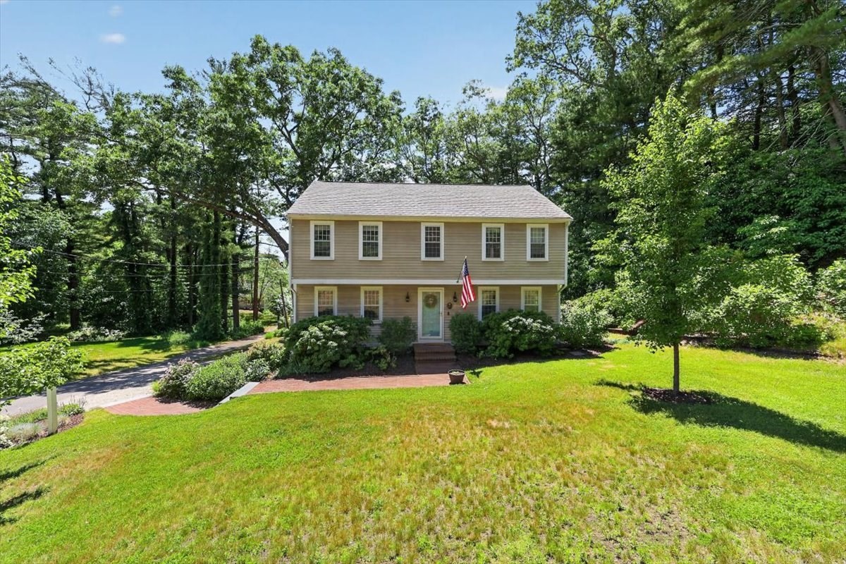 87 Duck Hill Rd, Duxbury, MA 02332