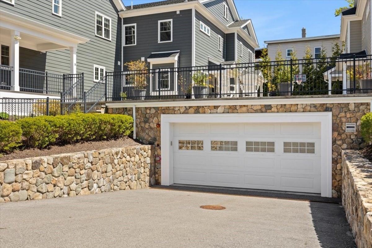 16 Dalby St Unit 3, Newton, MA 02458
