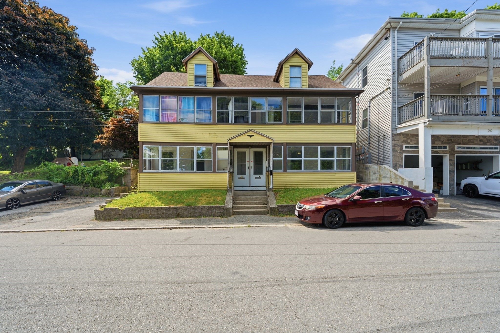 16 Walnut St, Fitchburg, MA 01420