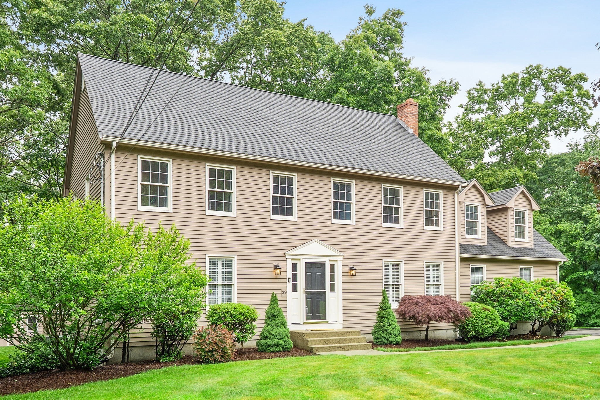 39 Jackson Cir, Franklin, MA 02038