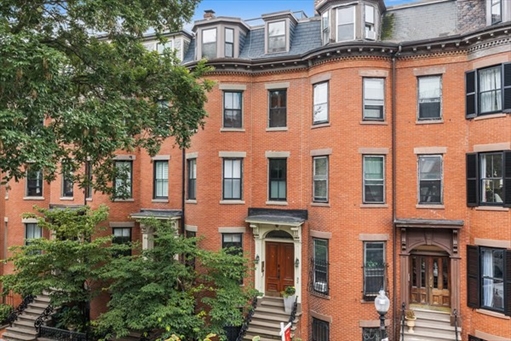 32 Rutland Sq, Apt 3
