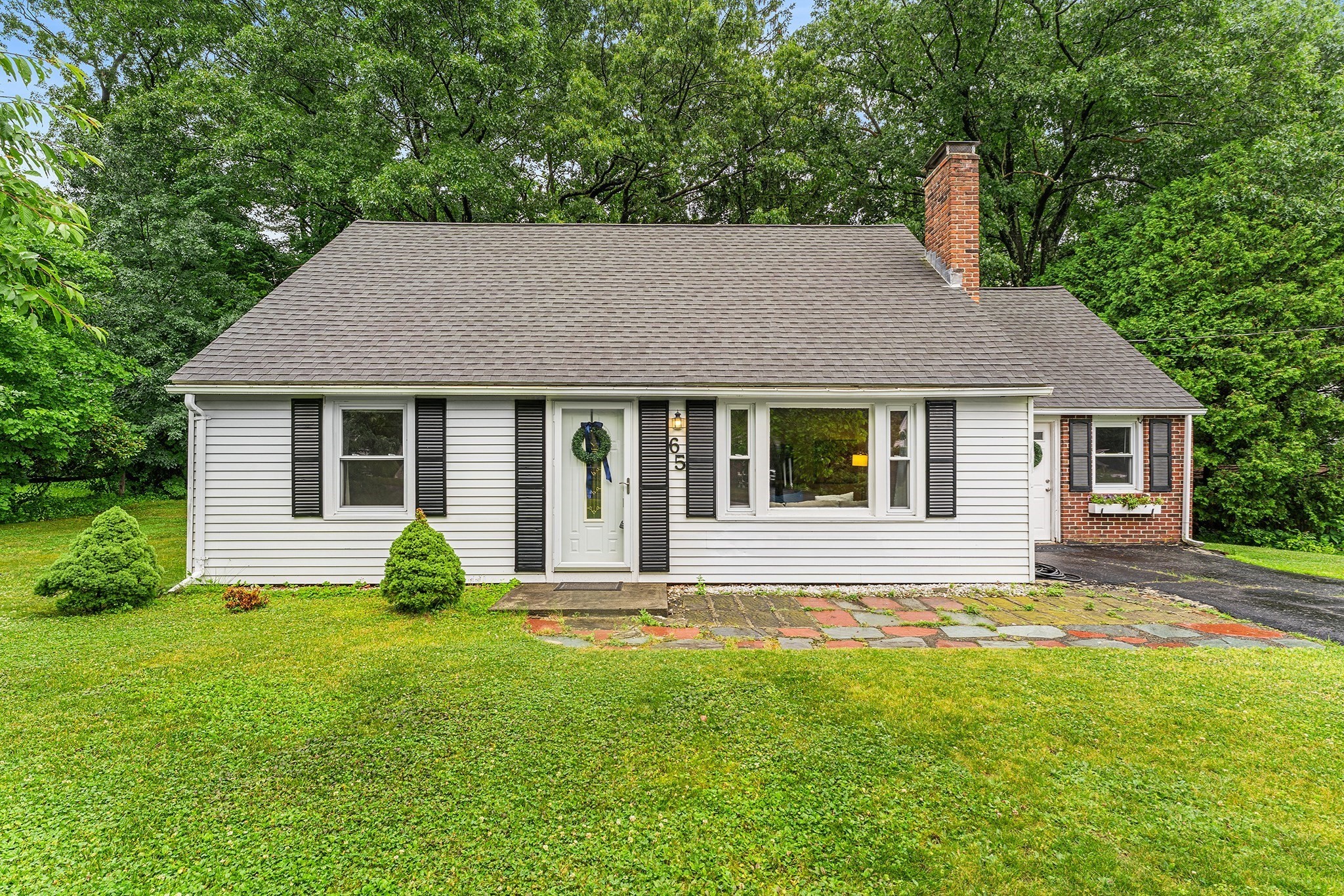 65 Janet Cir, Shrewsbury, MA 01545