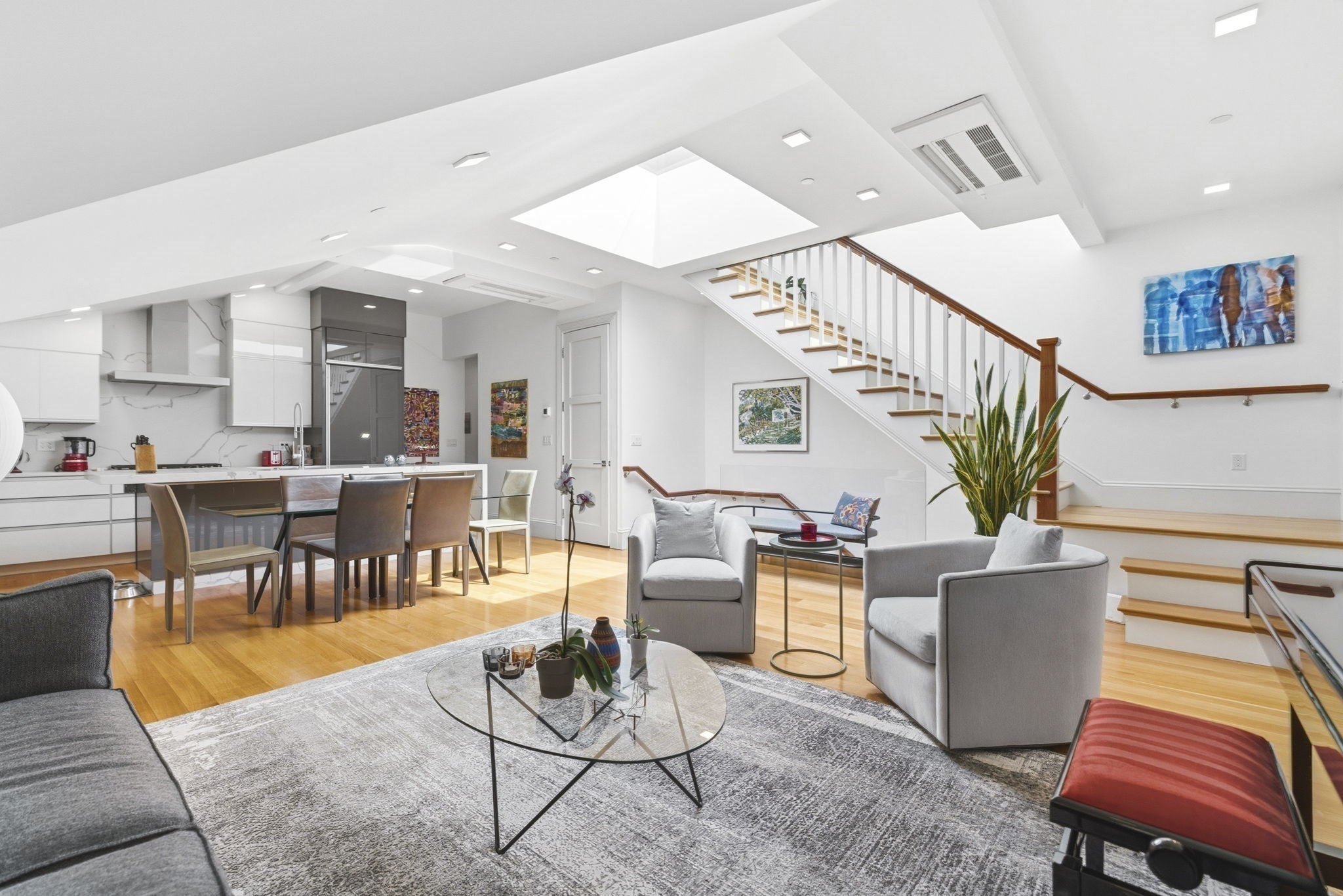 1762 Beacon Street Unit 4, Brookline, MA 02445