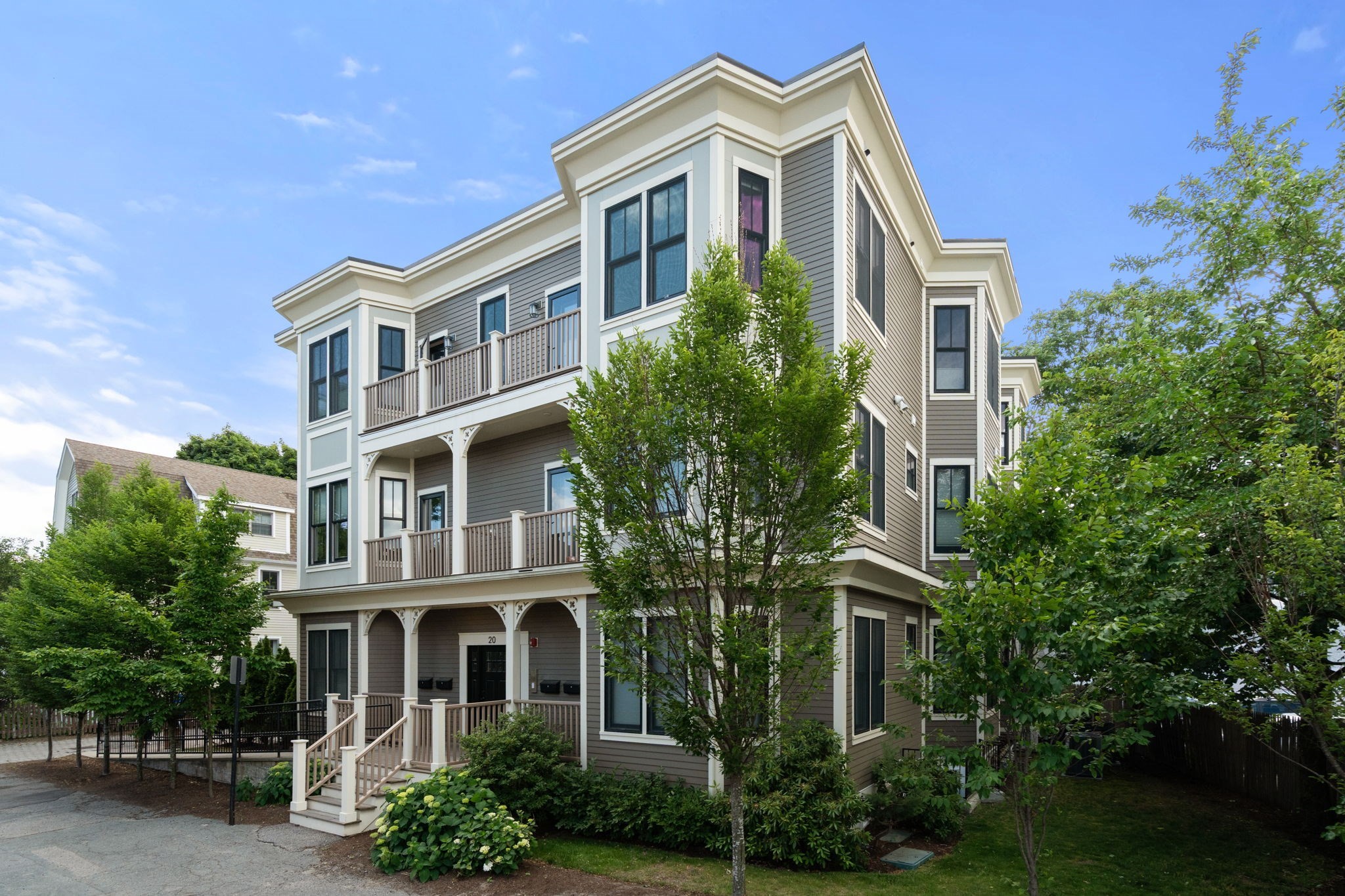 20 Kent Court Unit 1, Somerville, MA 02143